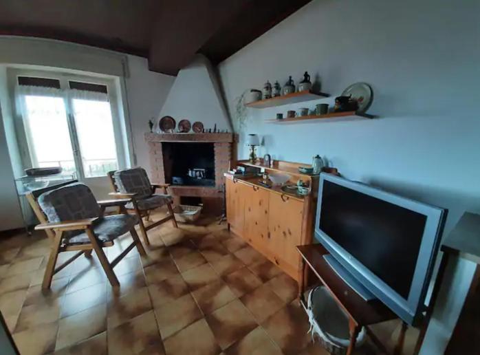 Warm, Nice & Amazing Lake-View Apartment Сан-Дзено-ді-Монтанья Екстер'єр фото